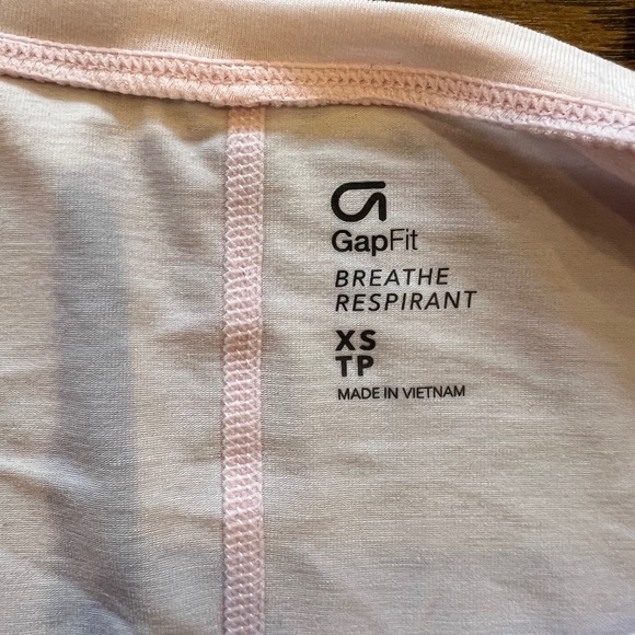 Women GapFit Breathe pink top in xs - Picture 4 of 6